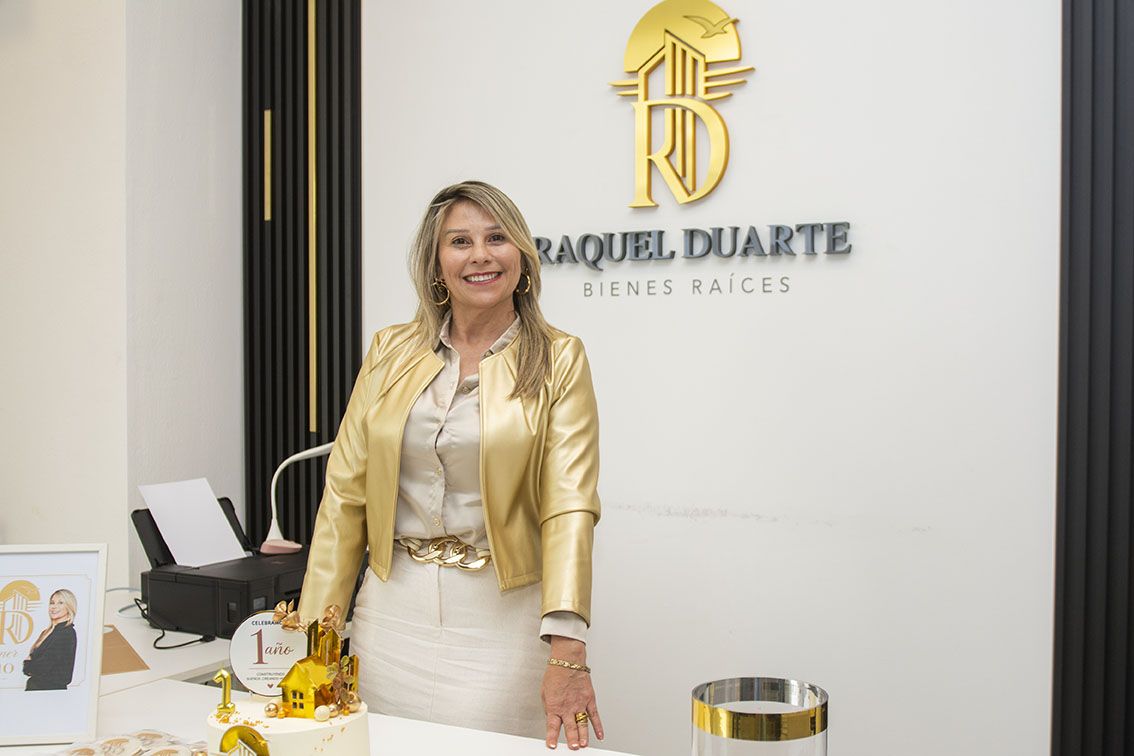 Celebración del primer aniversario de Raquel Duarte Bienes Raíces