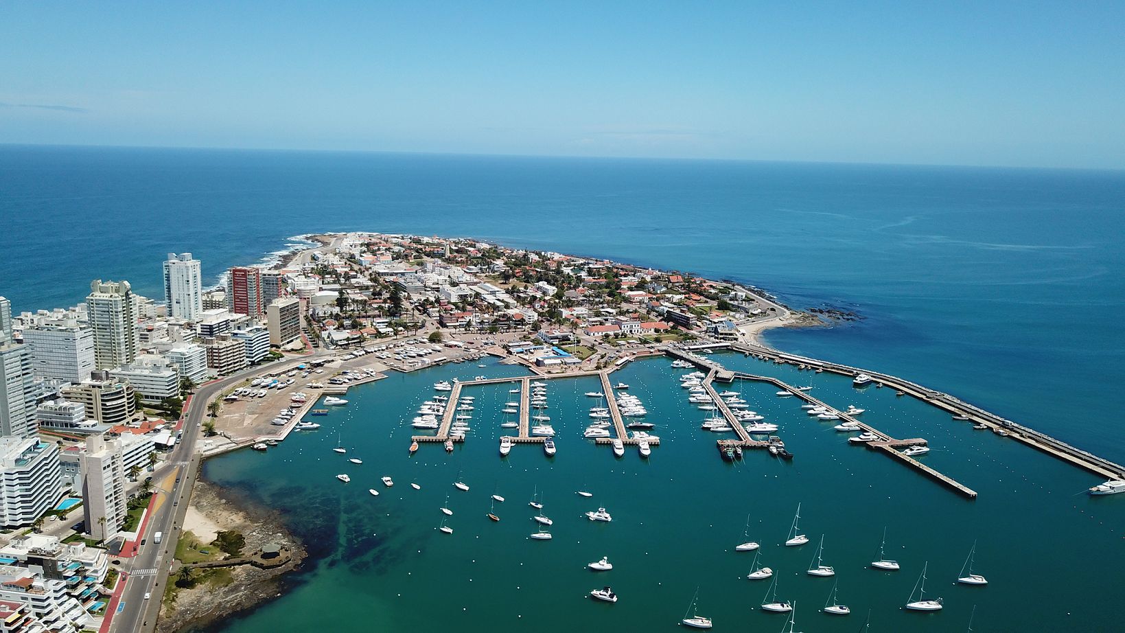 Vista aérea del puerto de Punta del Este